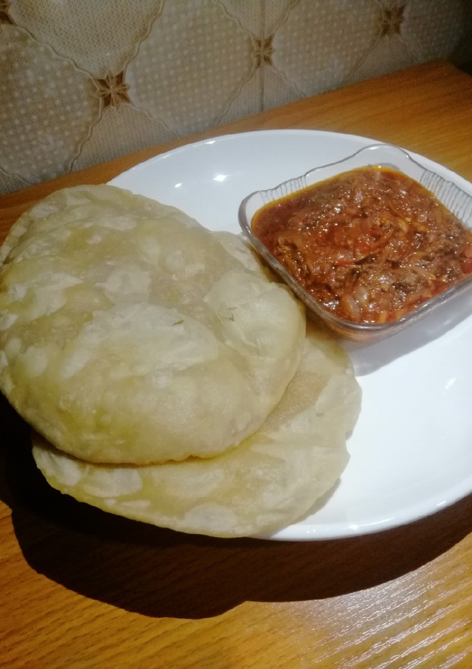 A picture of Pooris.
