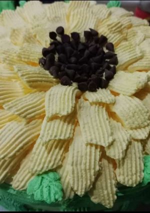 A picture of Sun flower cake 🎂.