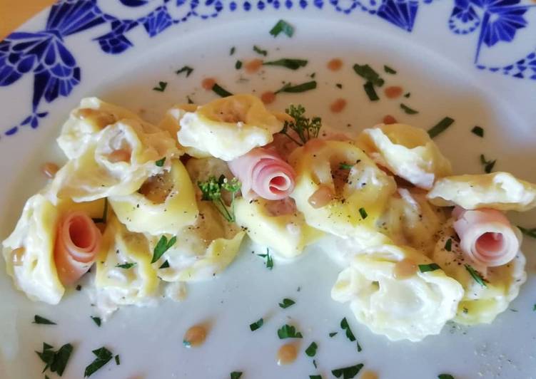 Easiest Way to Prepare Veloce Cappelletti panna e prosciutto con aceto balsamico 🌷