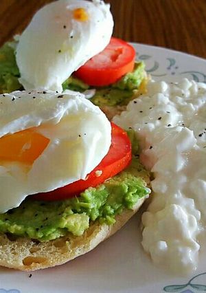 A picture of Poached Eggs with Avocado.