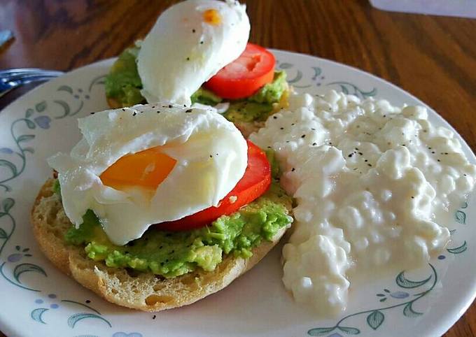 Poached Eggs with Avocado