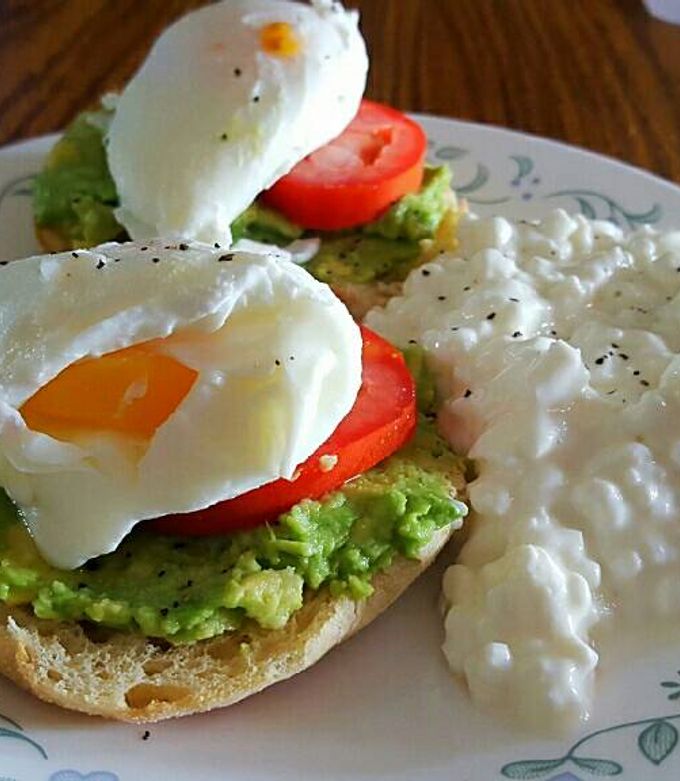 A picture of Poached Eggs with Avocado.