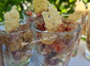 Une photo de Verrines aux tomates, jambon de Bayonne et chèvre 🐐