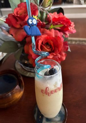 Hình của món Sữa chua trái cây (fruit yogurt).