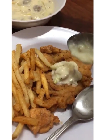 Cara Gampang Menyiapkan Resep Crispy chicken steak with mushroom sauce yang Uenak Anti Ribet, Lezat