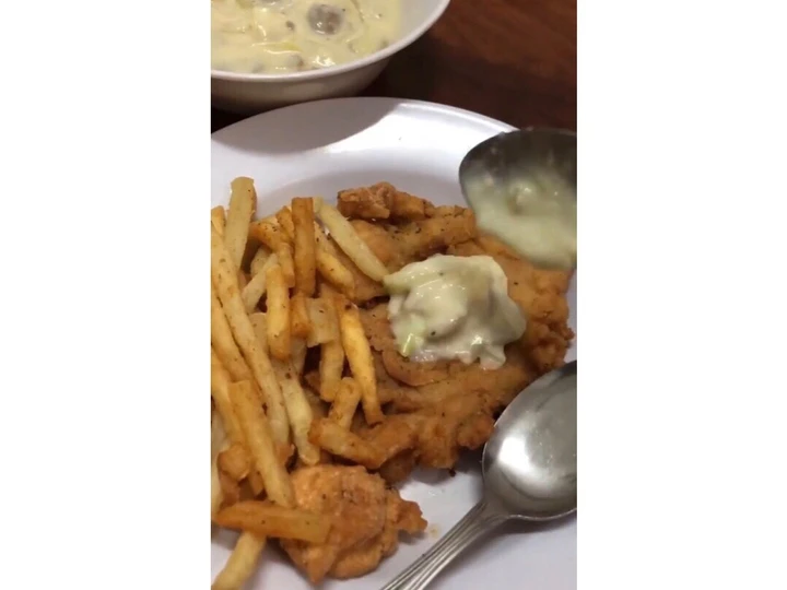 Cara Gampang Menyiapkan Resep Crispy chicken steak with mushroom sauce yang Uenak Anti Ribet, Lezat