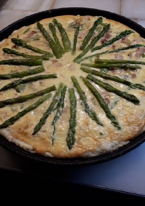 Una foto de Tarta de espárragos y panceta