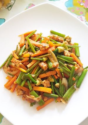 Foto resep Tumis wortel bunga bawang