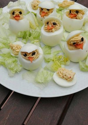 Foto principal de Huevos rellenos en forma de pollito