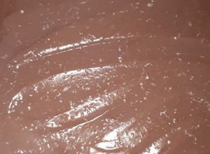Una foto de Crema de maicena y cacao amargo