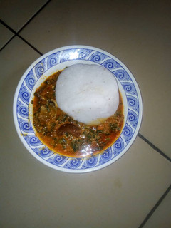 A picture of Tuwon masara with egusi soup.