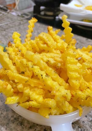 A picture of Crunchy french fries.