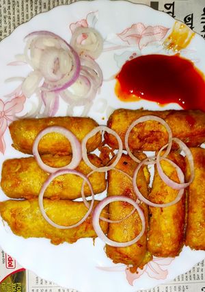 ডিম আলুর ফিঙ্গার রোল (Dim aloor finger roli recipe in Bengali) রেসিপির প্রধান ছবি