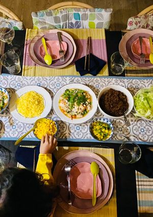 Hình của món Taco thịt bò và taco tôm cá với salsa xoài.