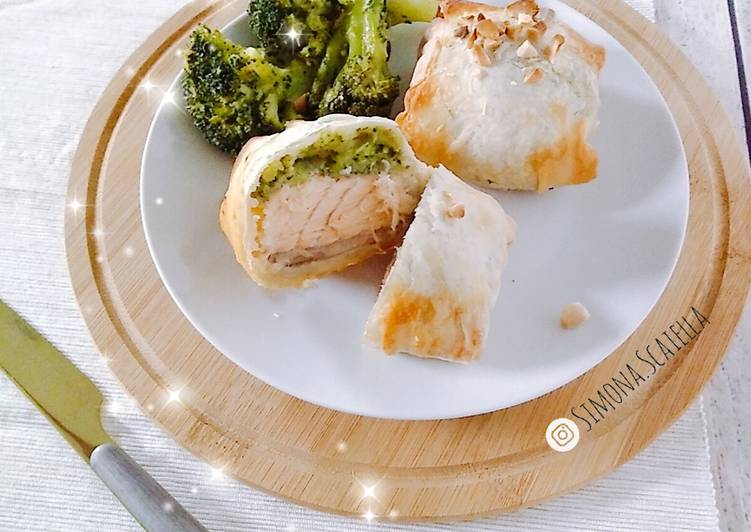Salmone in crosta di pasta fillo con broccoli