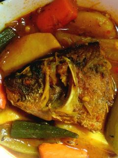 সবজি দিয়ে মাছের ঝোল(sabji diye macher jhol recipe in Bengali) রেসিপির প্রধান ছবি