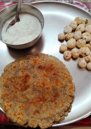 A picture of Sabudana and Singhara flour Paratha.