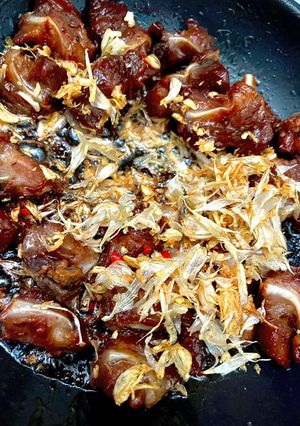 Hình của món Sườn non ram tỏi (khẩu vị ngọt).