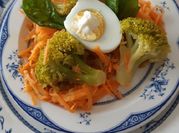 Una foto de ensaladas de brocoli