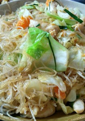 รูปของ วุ้นเส้นผัดไก่ไข่เค็ม