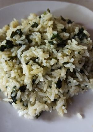 Una foto de Arroz verde con pesto