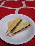 109. Roti panggang selai Nutella