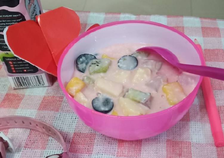 Langkah Mudah untuk Menyiapkan Pink Salad Buah Cimory yang Bikin Ngiler