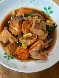 蒜燒鮭魚 的食譜成品照片