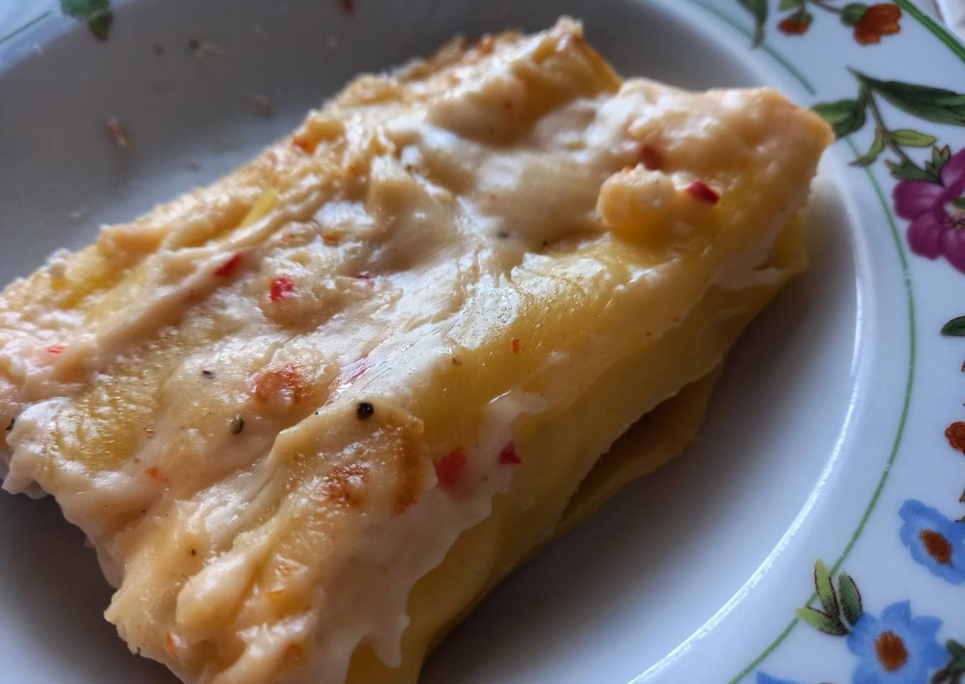 Bologna with ricotta cannelloni