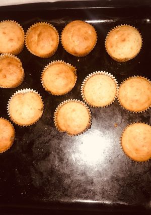 A picture of Vanilla cupcakes.