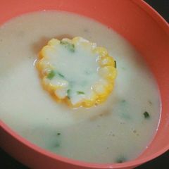 A picture of Shahi chicken and sweetcorn soup.
