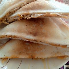 A picture of Chicken potatoes sandwich.