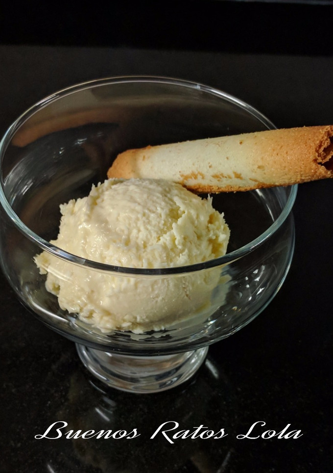 Una foto de Helado de coco en Heladera con compresor (robot Monsieur Cuisine)