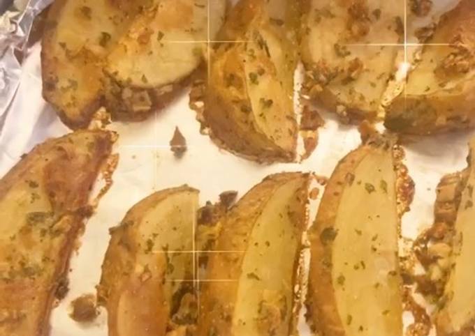 Langkah Mudah untuk Membuat Potato wedges gampang pakai oven, Lezat