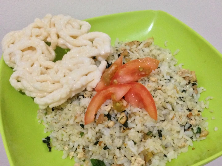 Langkah Mudah untuk Membikin Resep  Nasi Goreng Bayam yang Bikin Ngiler, Enak