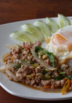 รูปของ ผัดกะเพราหมูสับ รสแซ่บ