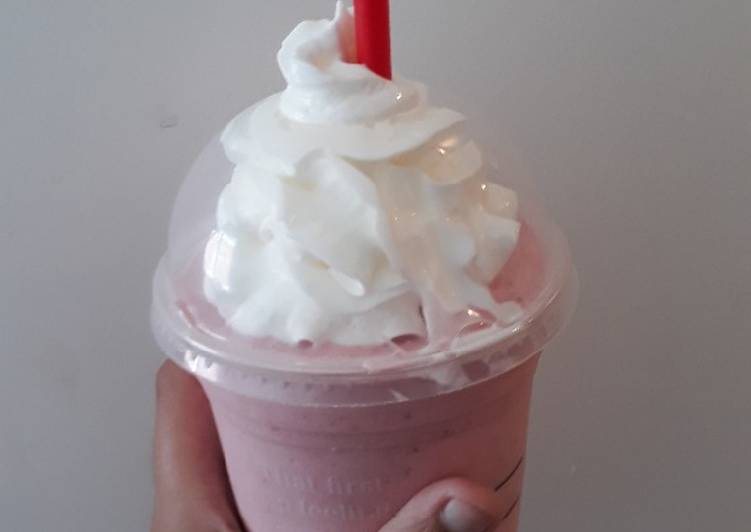 Steps to Prepare Homemade Strawberry frappuccino