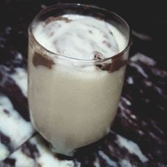 A picture of Mango ice cream shake.