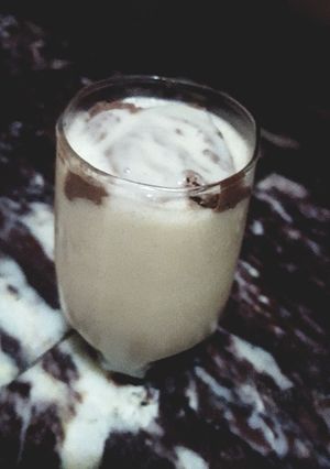 A picture of Mango ice cream shake.