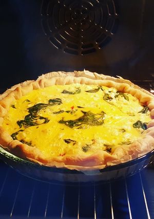 Une photo de Quiche courgette - épinard - féta et lardons