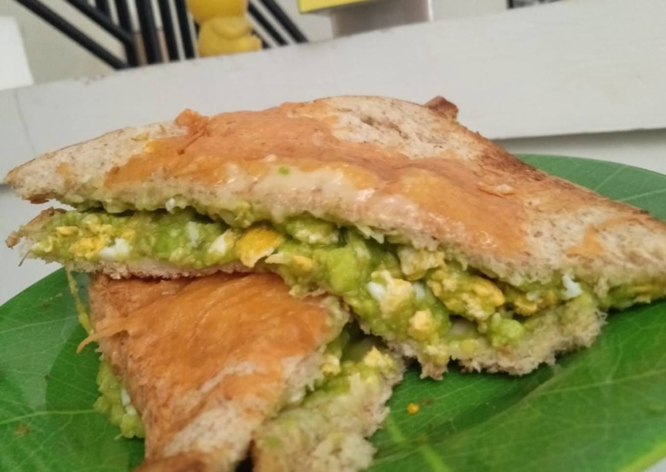 Avocado bread toast