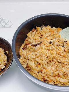 香菇雞肉鍋巴飯~萬用鍋食譜 的食譜成品照片