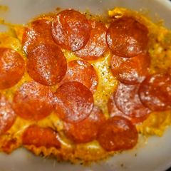 A picture of Pasta Cheese and Peperoni.