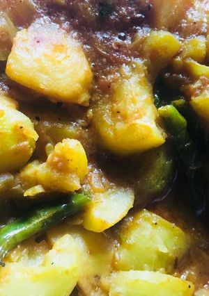 A picture of Tinda and Potatoes curry.