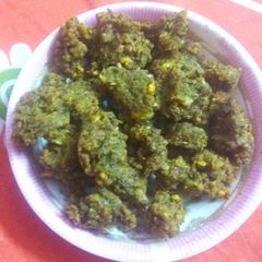 A picture of Kaale chane  pakodas.