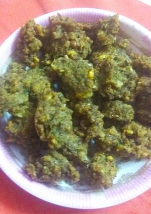 A picture of Kaale chane  pakodas.