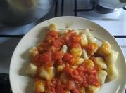 Una foto de pasta con salsa de ostras