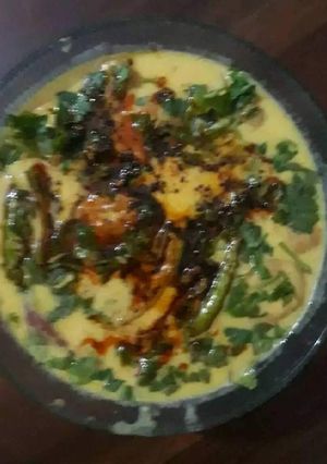 A picture of Chatpate masaledar Kadhi Pakora.