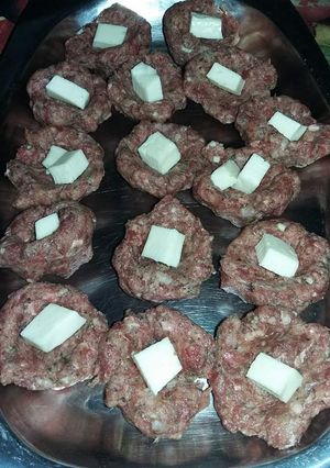 Una foto de Albóndigas rellenas con queso 🧀