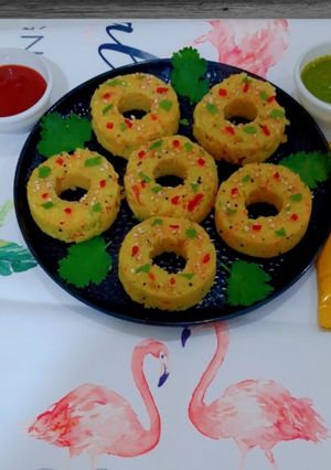 લાઈવ ઢોકળા ડોનટસ (Live Dhokla Doughnuts Recipe In Gujarati) રેસીપી મુખ્ય ફોટો